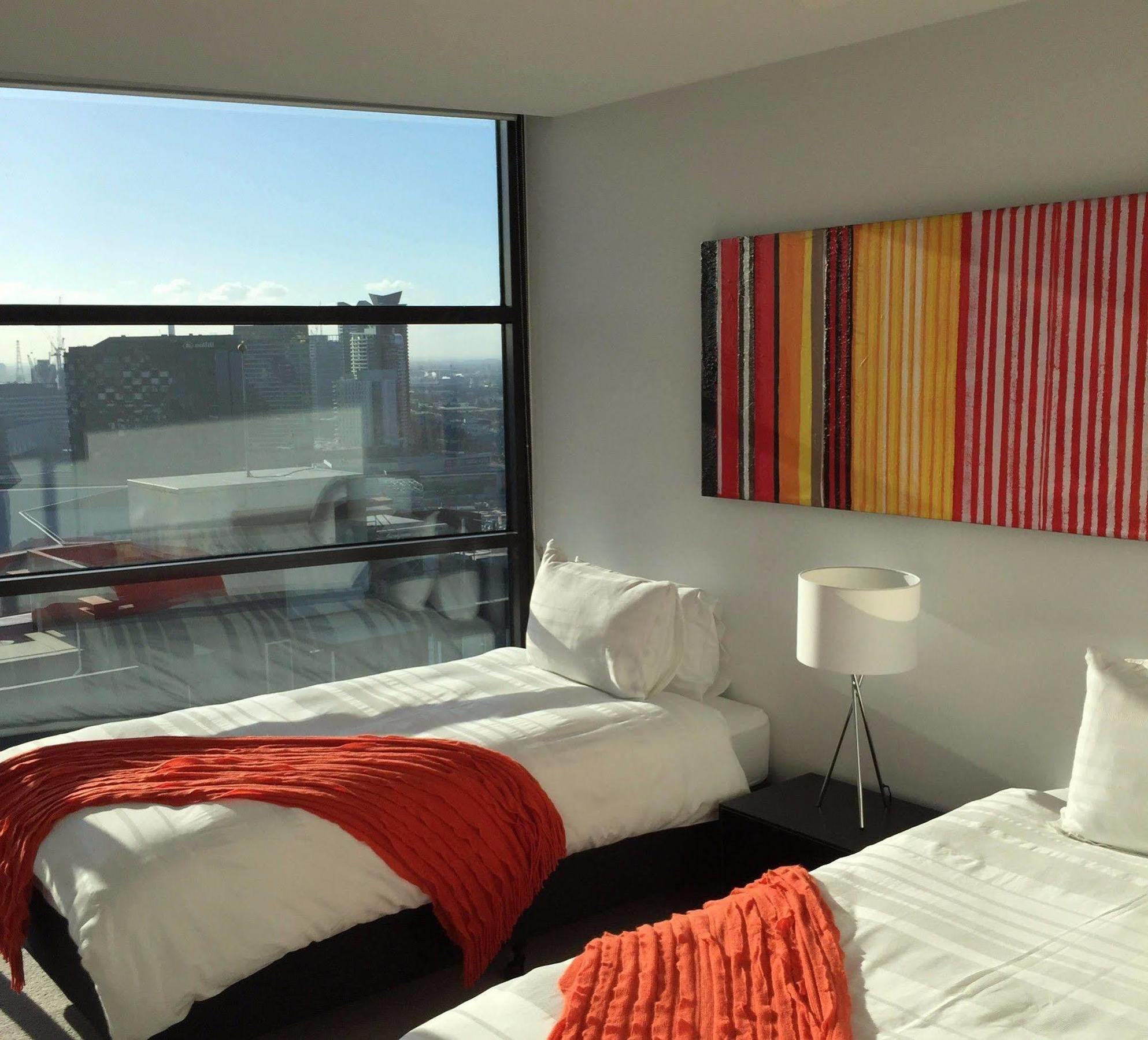 Wyndel Apartments - Southbank Views เมลเบิร์น ภายนอก รูปภาพ